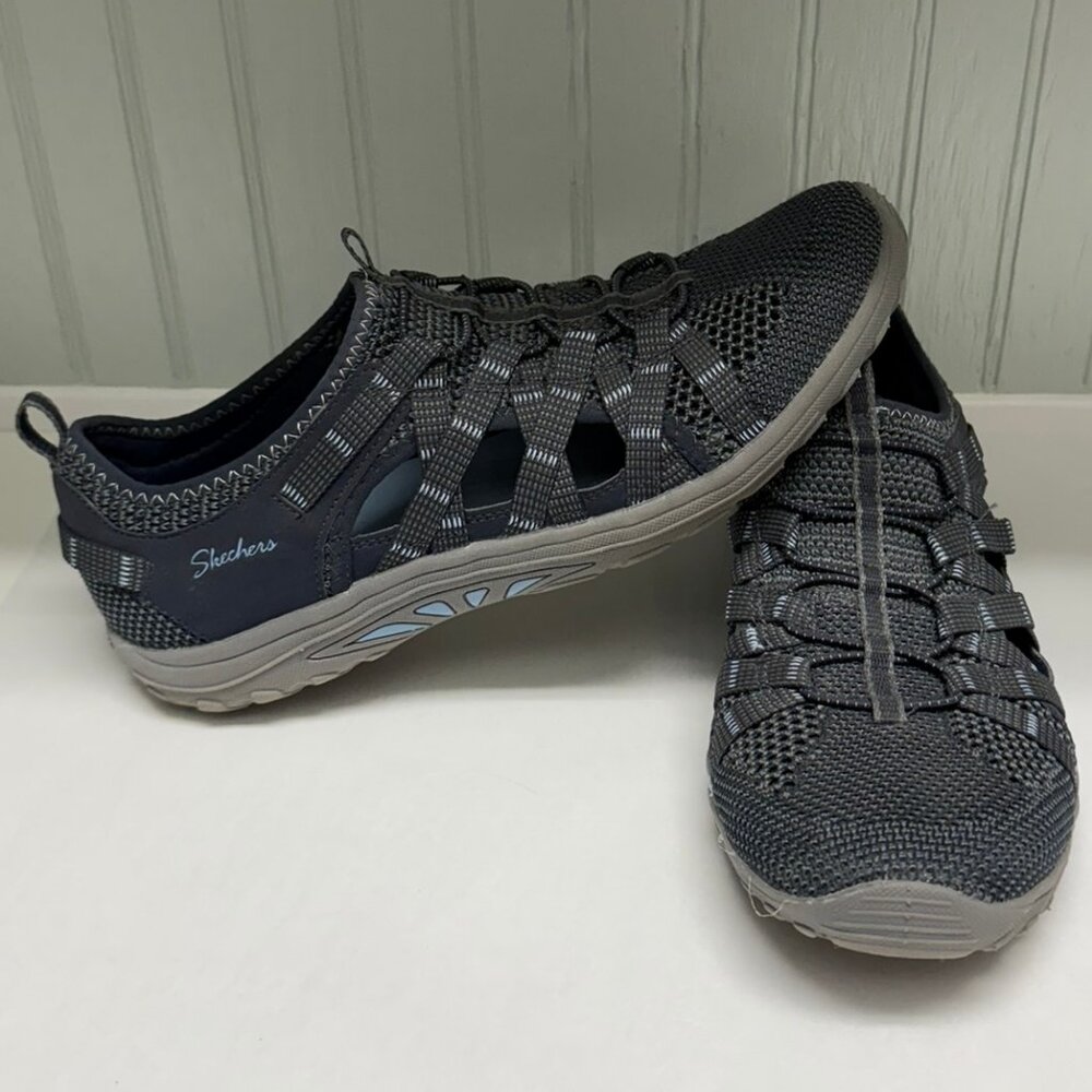 Skechers Women's Reggae Fest Pull-On Sandal Sneakers for Women Size 9.5